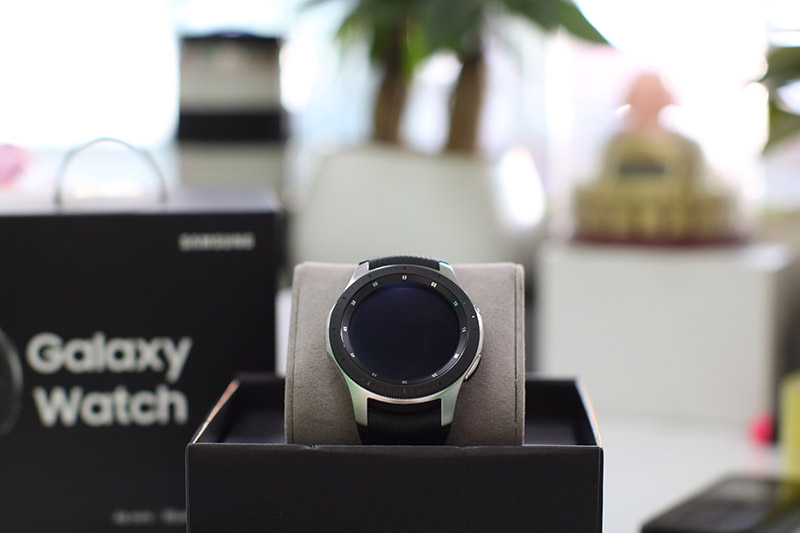 Samsung Galaxy Watch 42mm LTE 2018 cũ 99% - thiết kế thời thượng