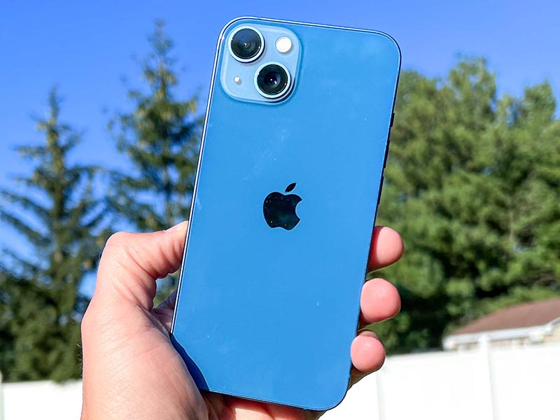 Mẫu điện thoại iPhone 13 xanh cực bắt mắt