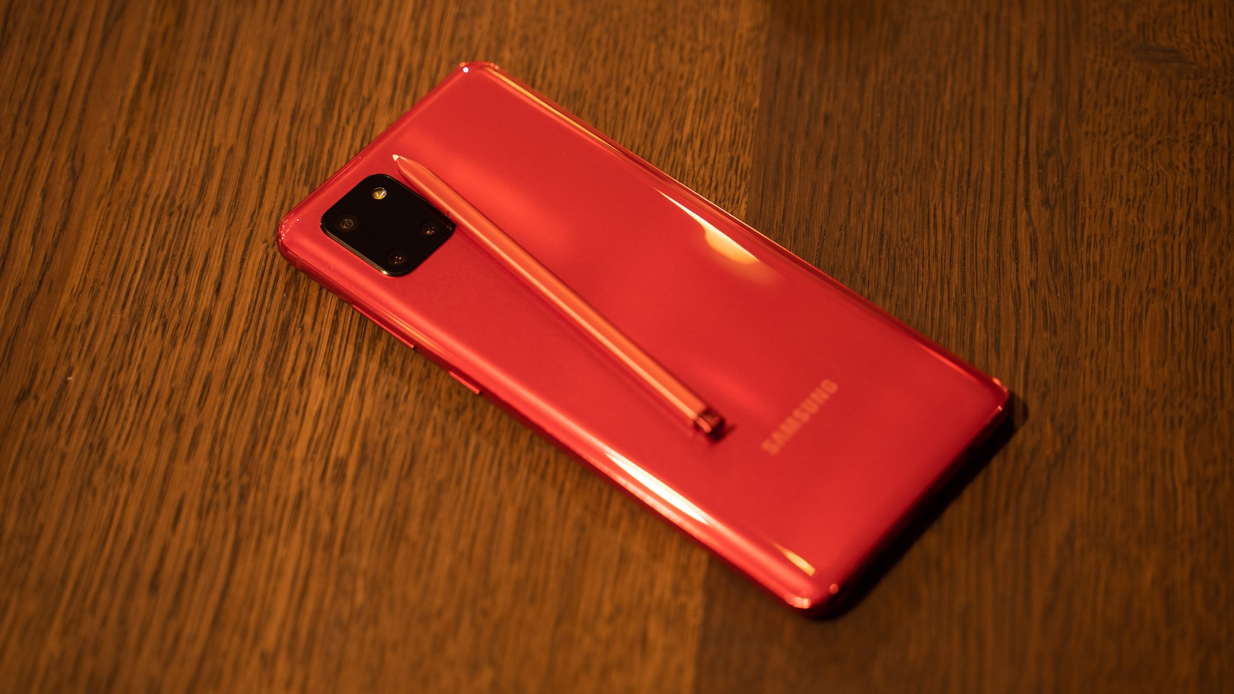 Galaxy Note 10 Lite giá rẻ với thiết kế cụm camera mới lạ