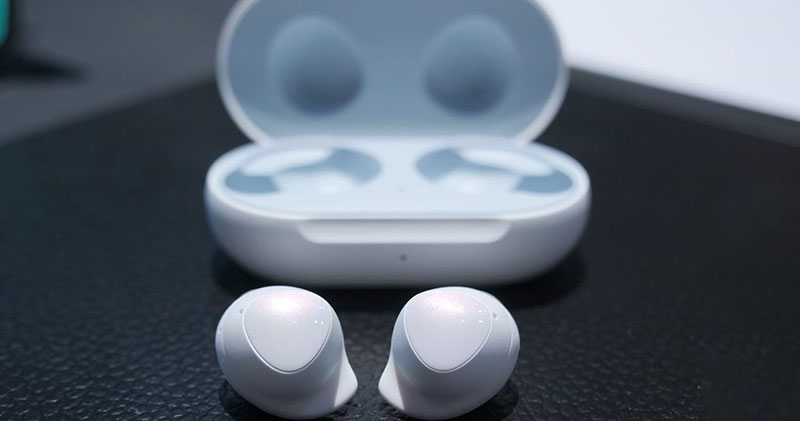 tai-nghe-bluetooth-galaxy-buds-plus