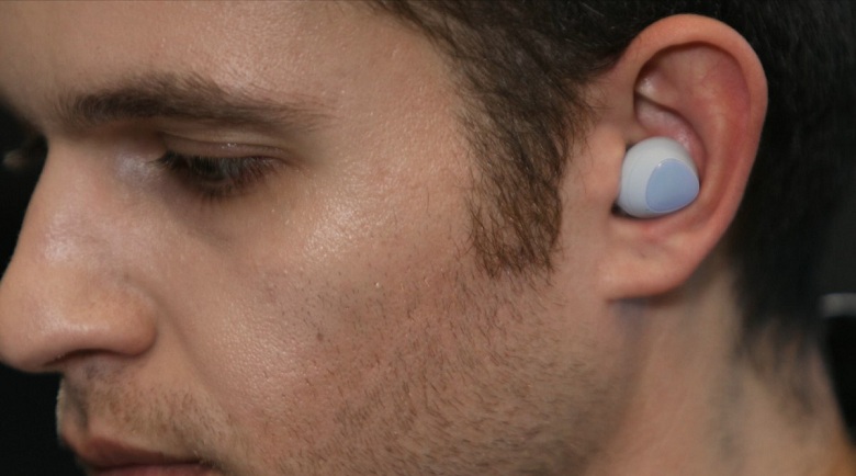 Thiết kế tai nghe vừa vặn với tai người dùng