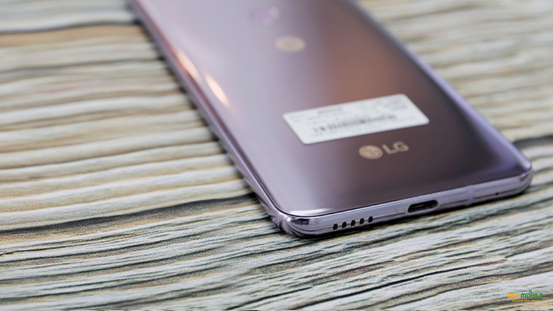 LG V30 sở hữu thiết kế thời thượng, đẹp mắt