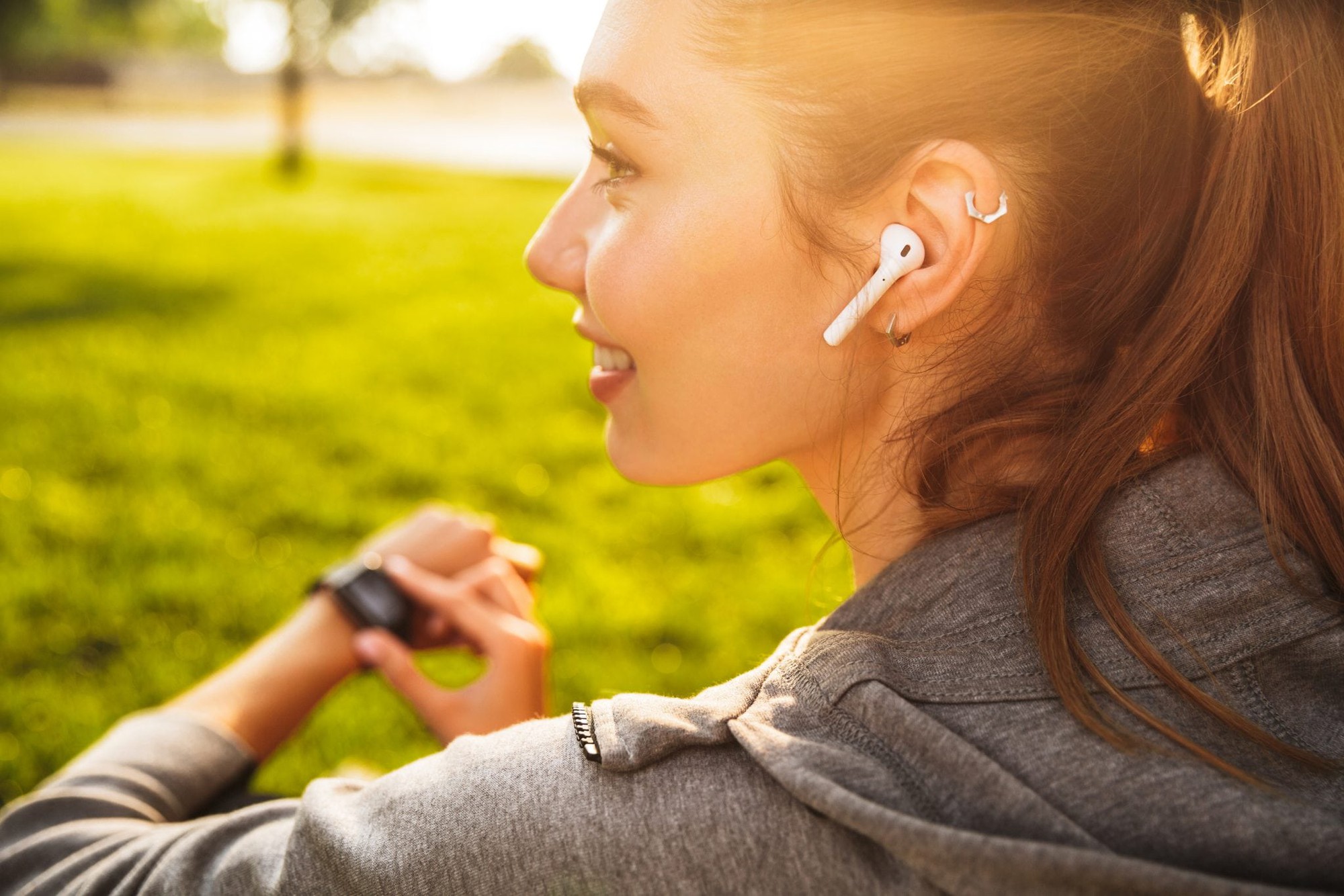 Tai nghe AirPods có thể kết nối với Apple Watch tiện lợi