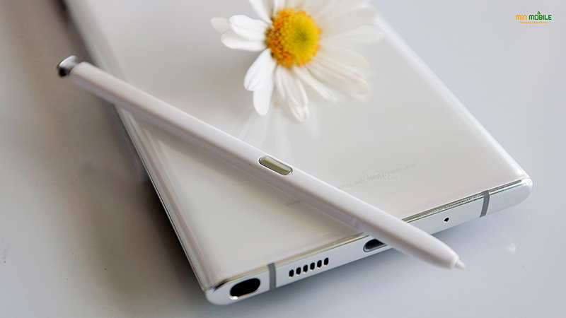 Galaxy Note 10 Plus màu trắng với bút S-Pen