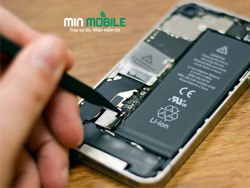 iPhone bất ngờ sập nguồn cũng cần phải kiểm tra lại pin