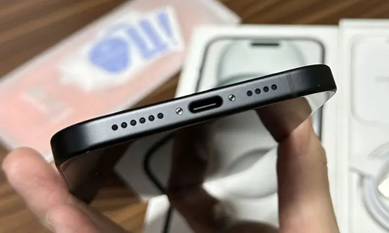 Cổng USB-C đáng giá trên iPhone 15 cũ